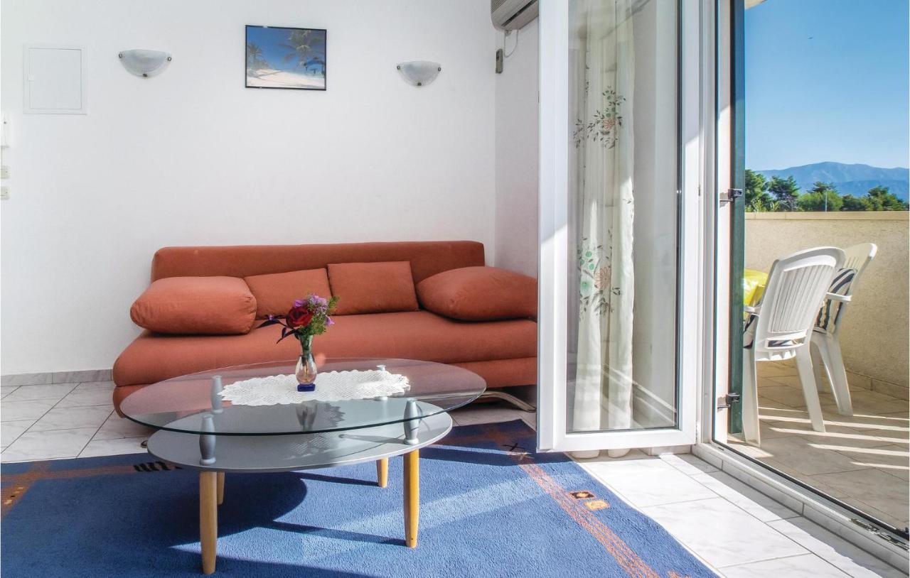 2 Bedroom Amazing Apartment In Supetar Ngoại thất bức ảnh